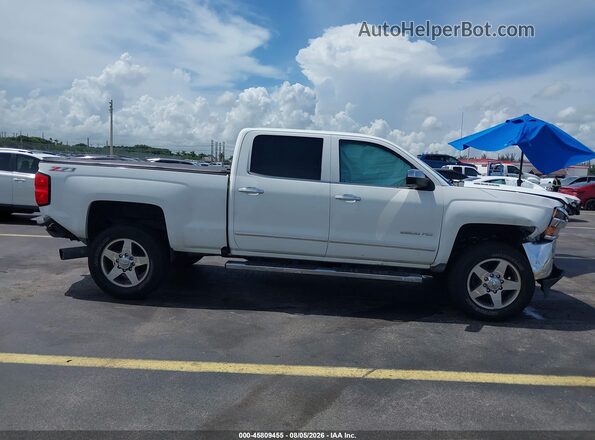 1GC1KWE80GF182435 2016 CHEVROLET SILVERADO White Widok wnętrza z tyłu