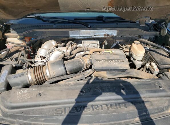 1GC1KWEY1JF140850 2018 CHEVROLET SILVERADO Gray Vista del compartimento del motor