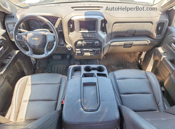 1GC1WLE72RF265281 2024 CHEVROLET SILVERADO Белый Вид панели приборов