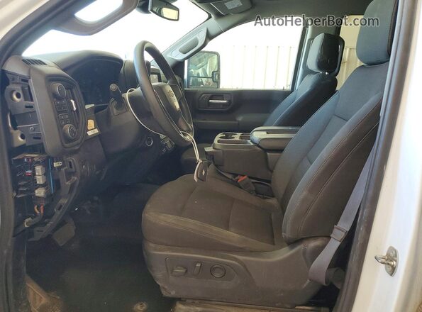 1GC1YME70RF348627 2024 CHEVROLET SILVERADO White Vista interior delantera