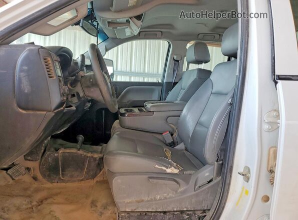 1GC2KUEG1JZ290553 2018 CHEVROLET SILVERADO White წინა სალონის ხედი