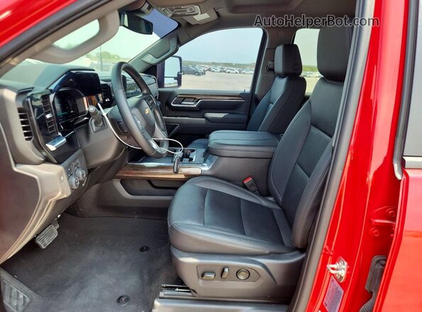 1GC4KTEY9TF129531 2026 CHEVROLET SILVERADO Red Dashboard view