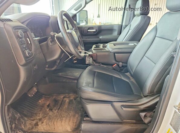 1GC4YLE7XLF110346 2020 CHEVROLET SILVERADO Белый Вид салона спереди