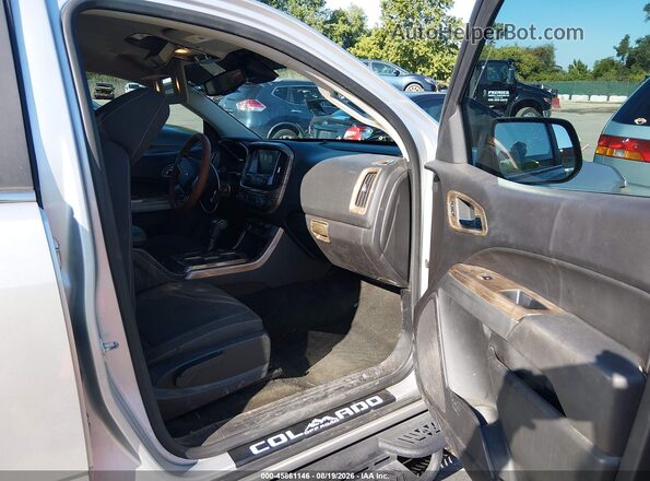 1GCGSCE3XG1340872 2016 CHEVROLET COLORADO Silver Widok wnętrza z przodu