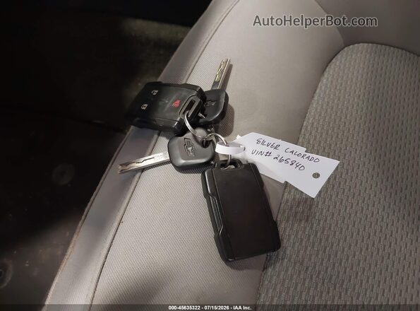 1GCGTBEN2H1265840 2017 CHEVROLET COLORADO Серебряный Вид панели приборов