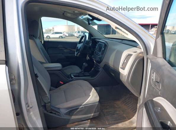 1GCGTBEN2K1100927 2019 CHEVROLET COLORADO Silver Вид салону спереду