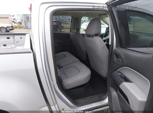 1GCGTBEN5J1103206 2018 CHEVROLET COLORADO Silver VIN sticker view