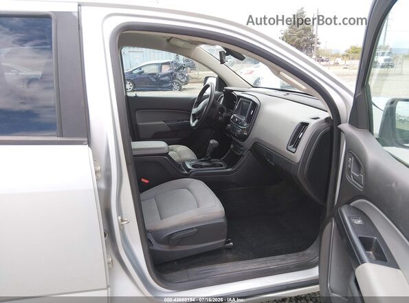 1GCGTBEN5J1103206 2018 CHEVROLET COLORADO Silver Front interior view