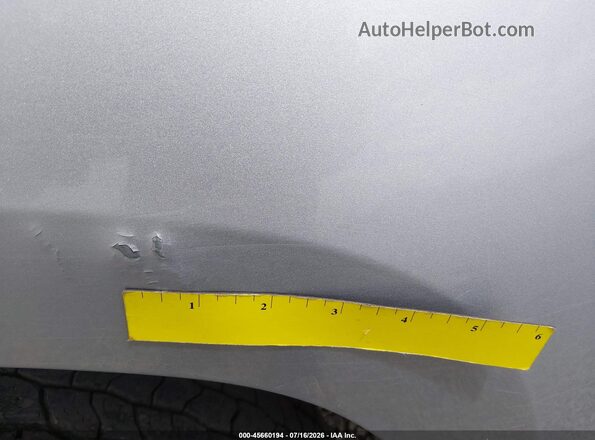 1GCGTBEN5J1103206 2018 CHEVROLET COLORADO Silver Front view