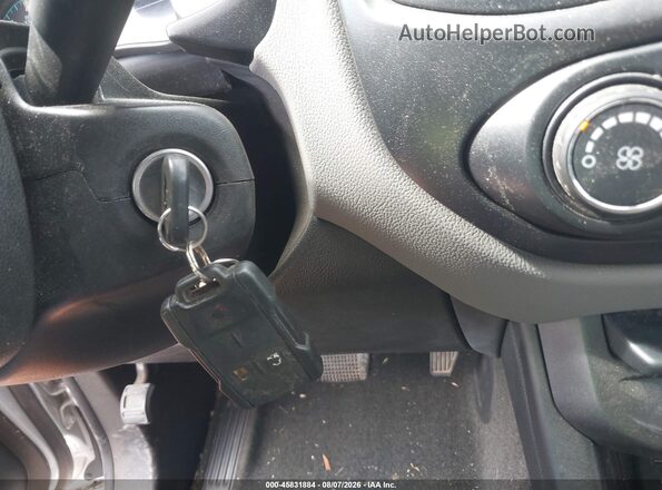 1GCGTBEN8J1227082 2018 CHEVROLET COLORADO Silver Առջևի վահանակի տեսք