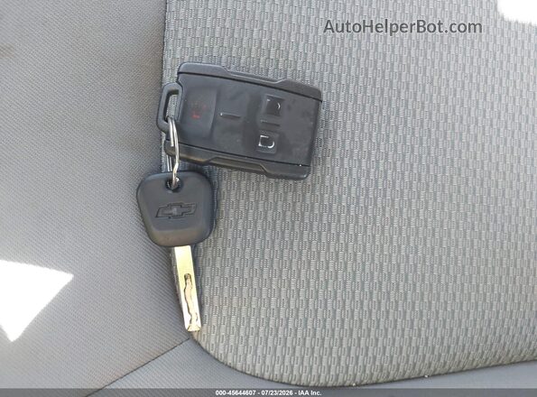 1GCGTBEN8J1261460 2018 CHEVROLET COLORADO Silver Widok deski rozdzielczej