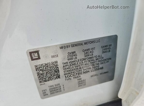 1GCGTBEN9K1135948 2019 CHEVROLET COLORADO White Engine compartment view