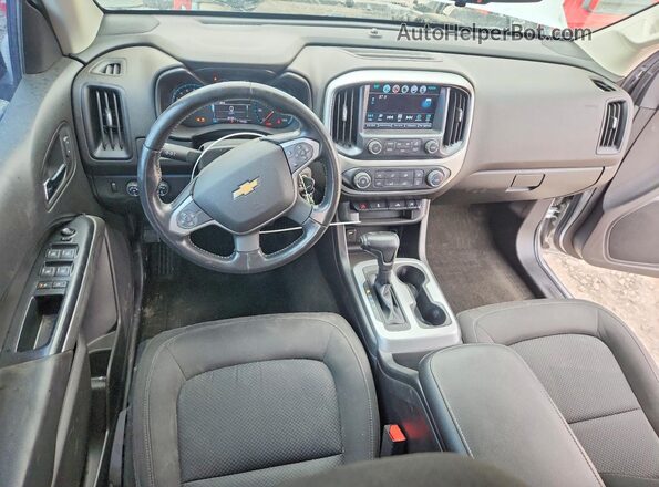 1GCGTCEN0J1118282 2018 CHEVROLET COLORADO Серебряный Вид панели приборов