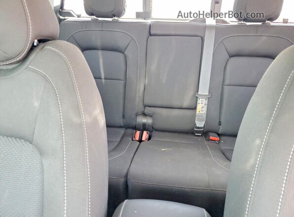 1GCGTCEN1M1107683 2021 CHEVROLET COLORADO Silver Widok tylnych siedzeń