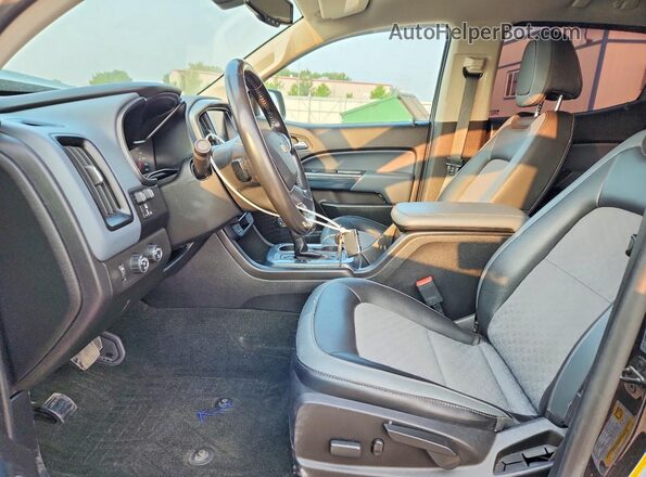 1GCGTDEN3H1154886 2017 CHEVROLET COLORADO Black Front interior view