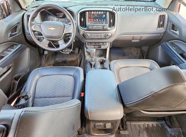 1GCGTDEN5J1258902 2018 CHEVROLET COLORADO Red Dashboard view