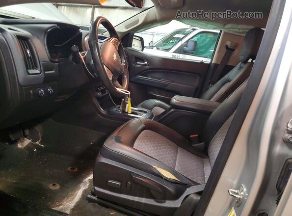 1GCGTDEN6H1147317 2017 CHEVROLET COLORADO Silver Widok wnętrza z przodu
