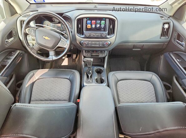 1GCGTDEN6H1198283 2017 CHEVROLET COLORADO Серебряный Вид панели приборов
