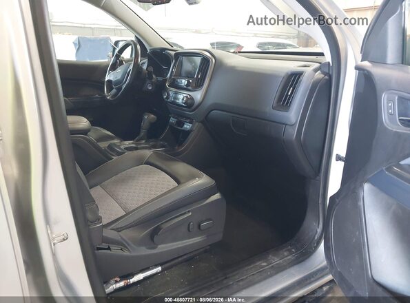 1GCGTDEN8J1242810 2018 CHEVROLET COLORADO Silver Вид салону спереду