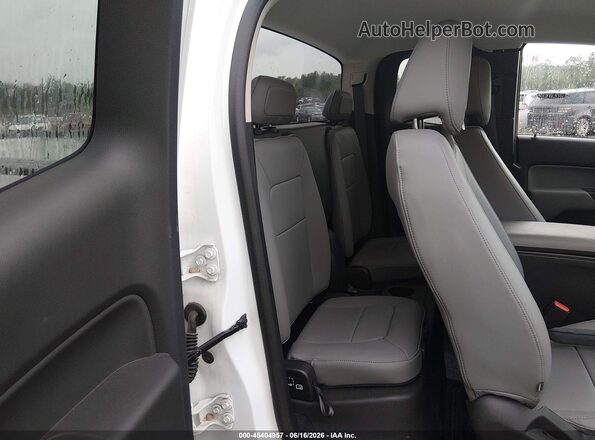 1GCHSBEAXJ1250013 2018 CHEVROLET COLORADO Белый Вид наклейки с VIN-кодом