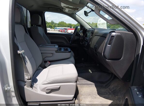 1GCNKNEH3GZ270034 2016 CHEVROLET SILVERADO Silver Вид салону спереду