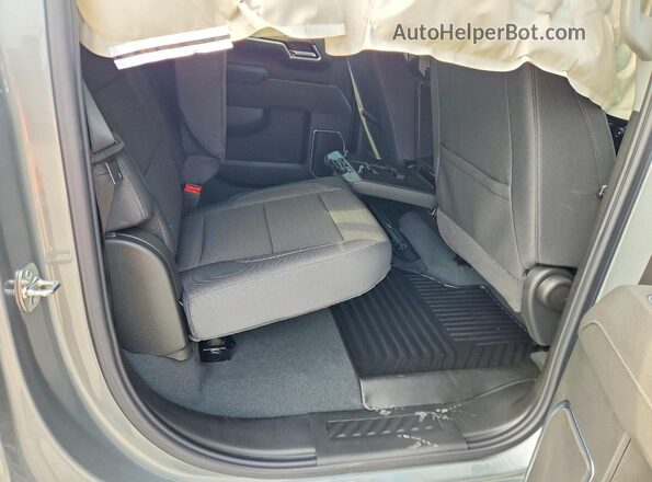 1GCPACED2TZ350481 2026 CHEVROLET SILVERADO Silver Widok tylnych siedzeń