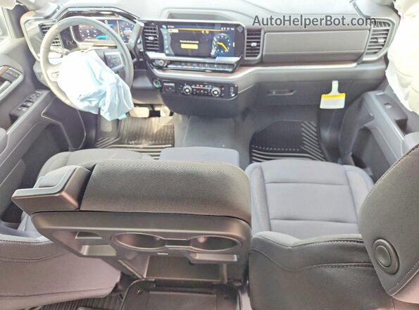 1GCPACED2TZ350481 2026 CHEVROLET SILVERADO Silver Widok deski rozdzielczej