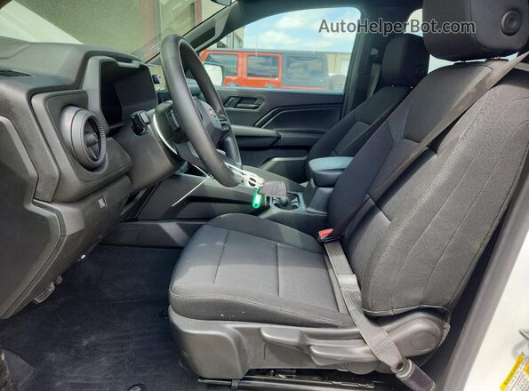 1GCPSBEK9S1148417 2025 CHEVROLET COLORADO White Widok wnętrza z przodu