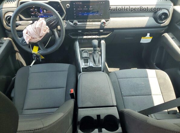 1GCPSBEKXT1175207 2026 CHEVROLET COLORADO Silver Dashboard view