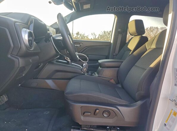 1GCPSCEK2R1168833 2024 CHEVROLET COLORADO White Вид салону спереду