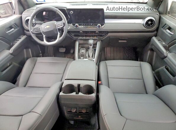1GCPSCEK2R1215973 2024 CHEVROLET COLORADO Red Widok deski rozdzielczej