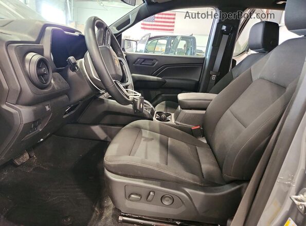 1GCPTBEK5S1204785 2025 CHEVROLET COLORADO Серебряный Вид салона спереди