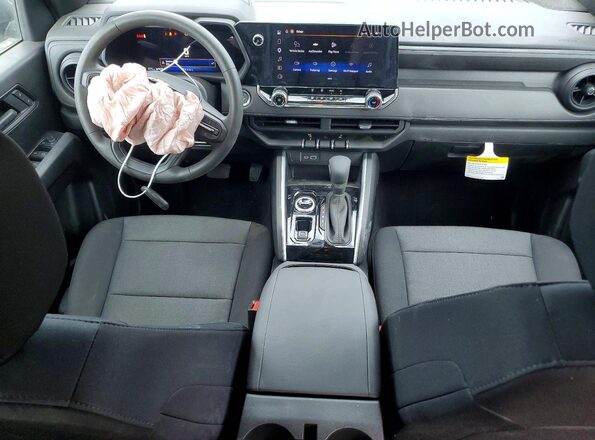 1GCPTBEK8T1213093 2026 CHEVROLET COLORADO Gray Widok deski rozdzielczej