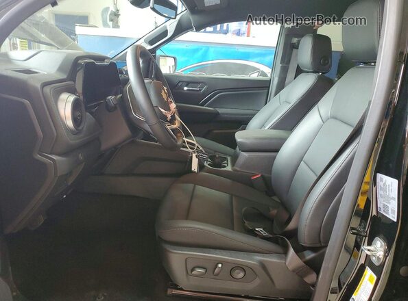 1GCPTCEK1T1157245 2026 CHEVROLET COLORADO Black Вид салону спереду
