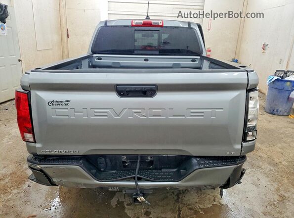 1GCPTCEK2P1146499 2023 CHEVROLET COLORADO Серебряный Вид сзади