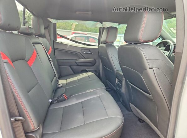 1GCPTDEK8S1241566 2025 CHEVROLET COLORADO White Rear seats view