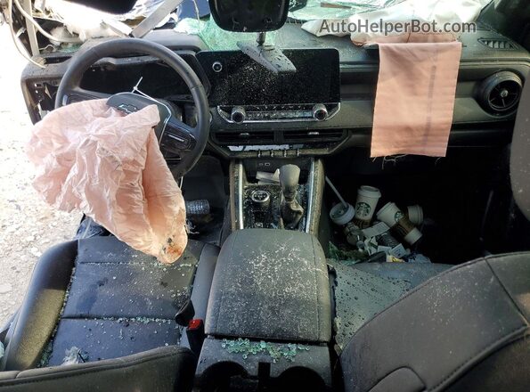 1GCPTEEK0S1118060 2025 CHEVROLET COLORADO Black Вид панелі приладів
