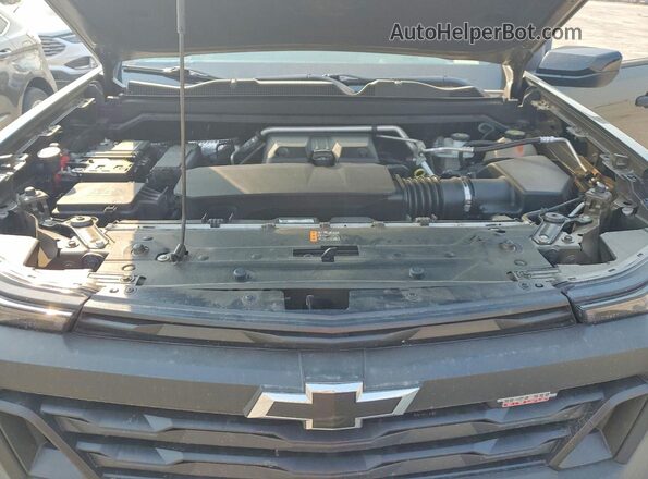 1GCPTEEK1P1133688 2023 CHEVROLET COLORADO Brown Widok wnętrza z tyłu