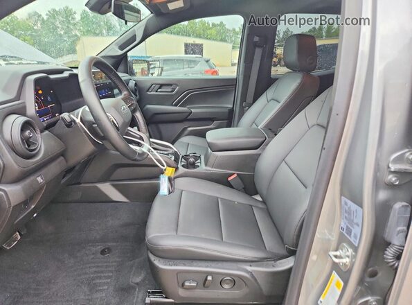 1GCPTEEK4T1103059 2026 CHEVROLET COLORADO Gray Vista interior delantera