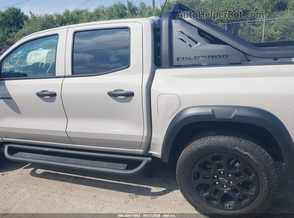 1GCPTEEK5T1243394 2026 CHEVROLET COLORADO Tan Widok wnętrza z tyłu