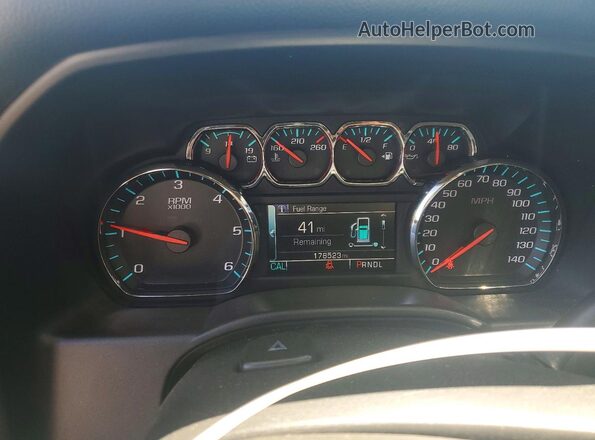 1GCRCREC9HZ192838 2017 CHEVROLET SILVERADO White Widok zestawu wskaźników
