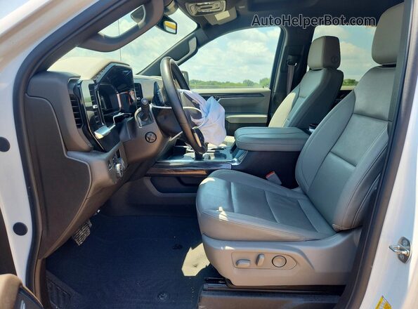 1GCUDGE88RZ352796 2024 CHEVROLET SILVERADO White Vista interior delantera