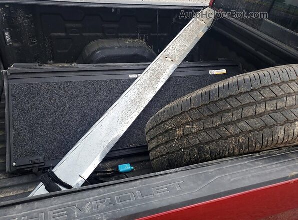 1GCUDGED5RZ151676 2024 CHEVROLET SILVERADO Red Widok komory silnika