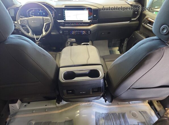 1GCUKEE89TZ123903 2026 CHEVROLET SILVERADO White Вид панелі приладів