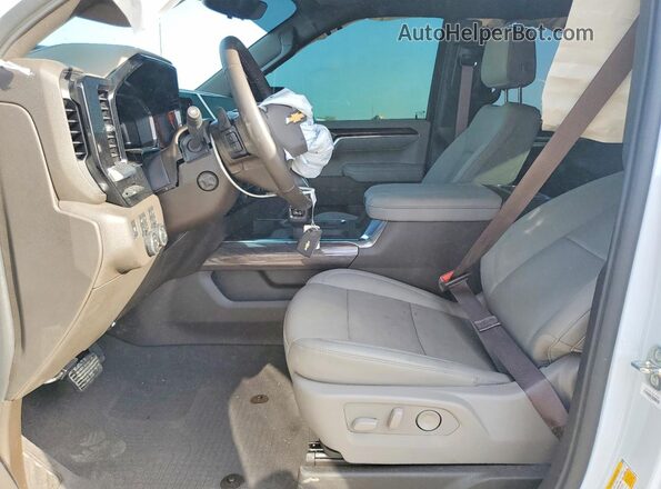 1GCUKGED0TZ189054 2026 CHEVROLET SILVERADO Белый Вид салона спереди