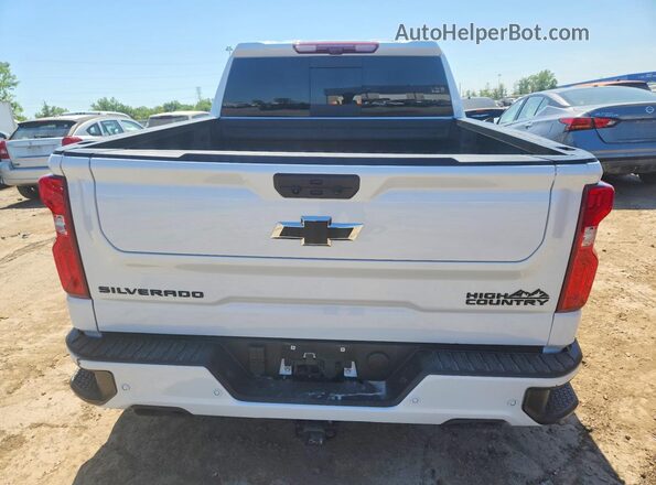 1GCUKJED8TZ182477 2026 CHEVROLET SILVERADO White Вид ззаду