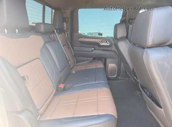 1GCUKJED8TZ182477 2026 CHEVROLET SILVERADO White Вид задніх сидінь