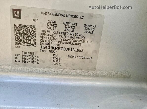 1GCUKREC0JF161983 2018 CHEVROLET SILVERADO Silver Vista del compartimento del motor