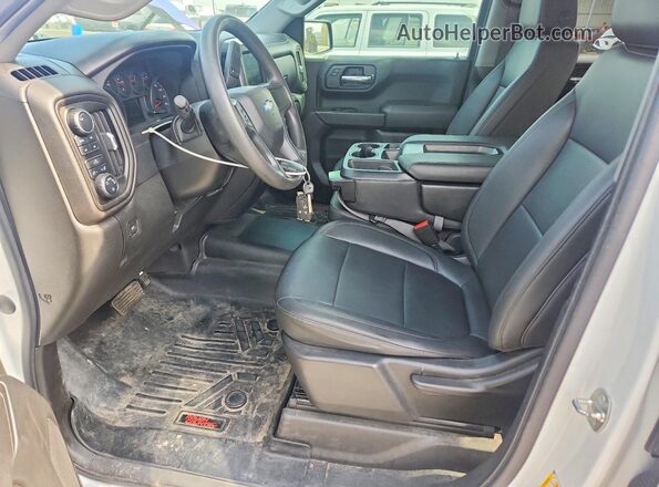 1GCUYAED1NZ214638 2022 CHEVROLET SILVERADO Белый Вид салона спереди