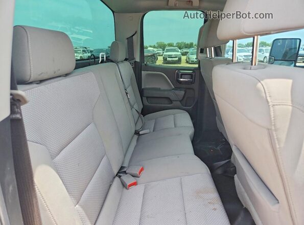 1GCVKNEC7JZ240434 2018 CHEVROLET SILVERADO White Vista de los asientos traseros
